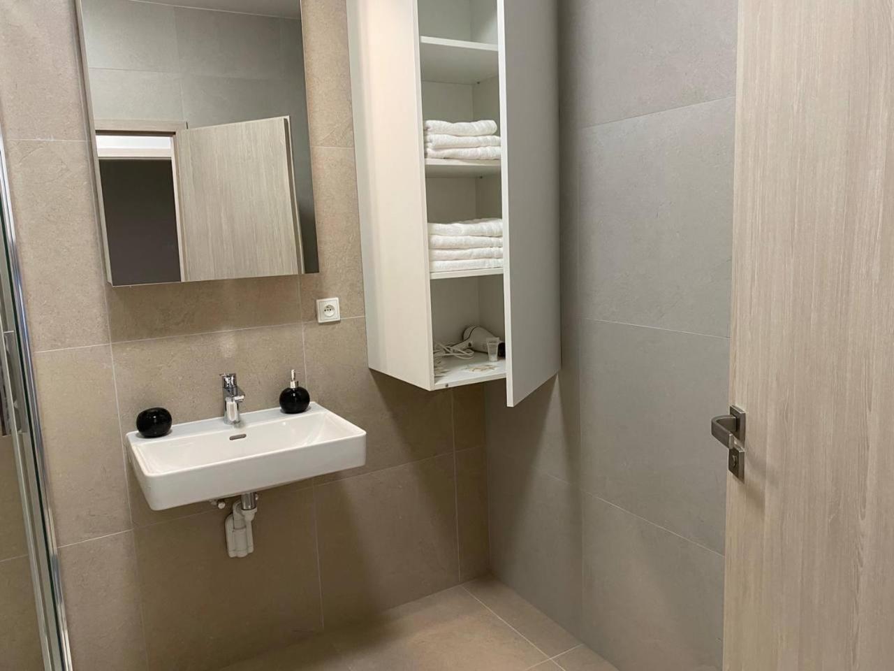 Apartamento Perla Hradce 101 Hradec Králové Exterior foto