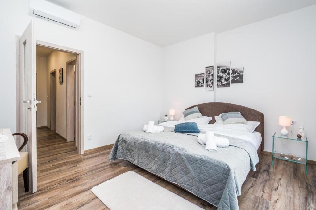 Apartamento Perla Hradce 101 Hradec Králové Exterior foto