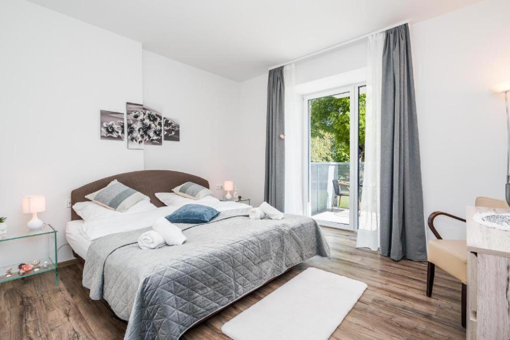 Apartamento Perla Hradce 101 Hradec Králové Exterior foto